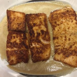 Saumon avec coulis à l'ananas