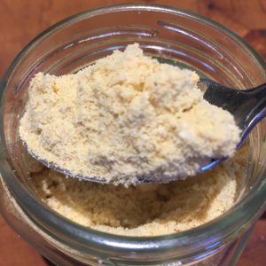 Parmesan végétalien à la noix d'acajou